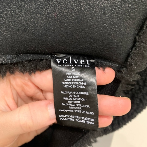 Velvet Sherpa Faux Fur Vest - Picture 3 of 4